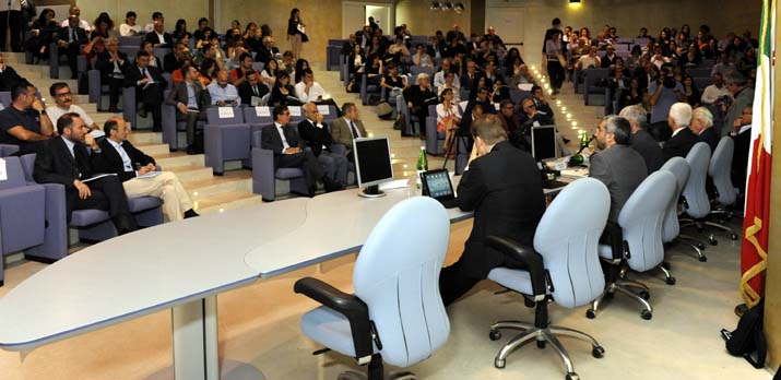 Rapporto Crenos, il pubblico dell’Aula Magna di Ingegneria